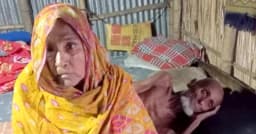 চিকিৎসাহীনতায় বিছানায় কাতরাচ্ছেন ধুনটের বৃদ্ধ ছবদের আকন্দ