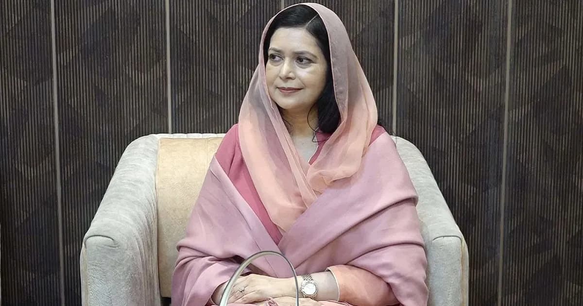 খালেদা জিয়াকে দেখতে এভারকেয়ারে ডা. জুবাইদা রহমান