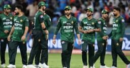 বিশ্বকাপ ব্যর্থতায় ক্রিকেটারদের ৫০ লাখ রুপি জরিমানা করল পাকিস্তান