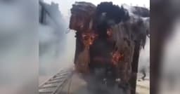 জীবননগরে ট্রাকভর্তি পাটে আগুন