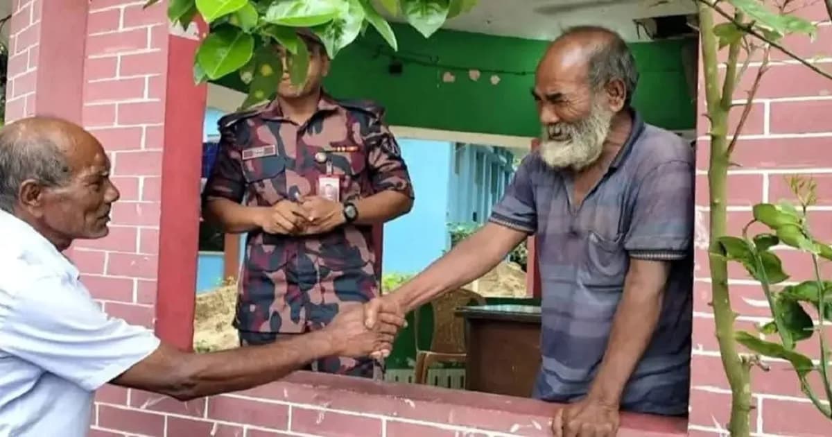 অবশেষে পরিবারের কাছে ফিরলেন সীমান্তে পুশইন হওয়া সেই বৃদ্ধ