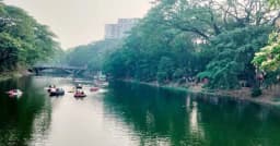 ধানমন্ডি লেকে ভাসছিল অজ্ঞাত যুবকের মরদেহ