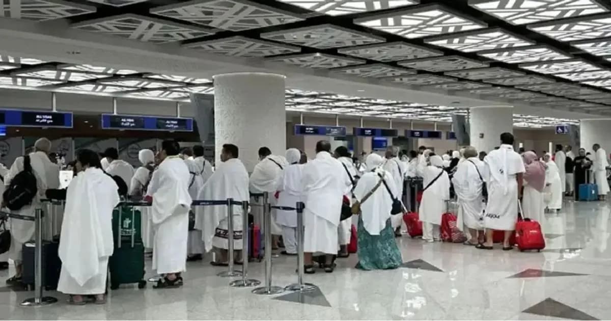 ১২৮ ফ্লাইটে সৌদি পৌঁছেছেন ৫০ হাজার ১১১ বাংলাদেশি হজযাত্রী
