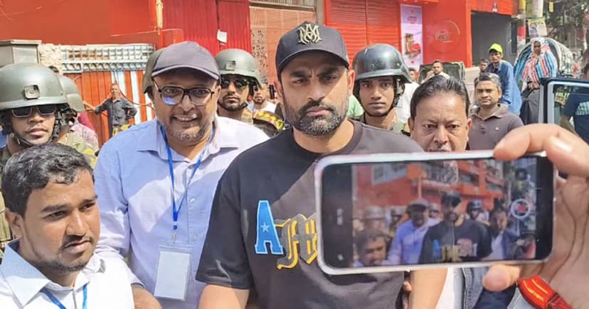 ৩৬ বছর বয়সে প্রথম ভোট দিয়ে যা বললেন তামিম ইকবাল