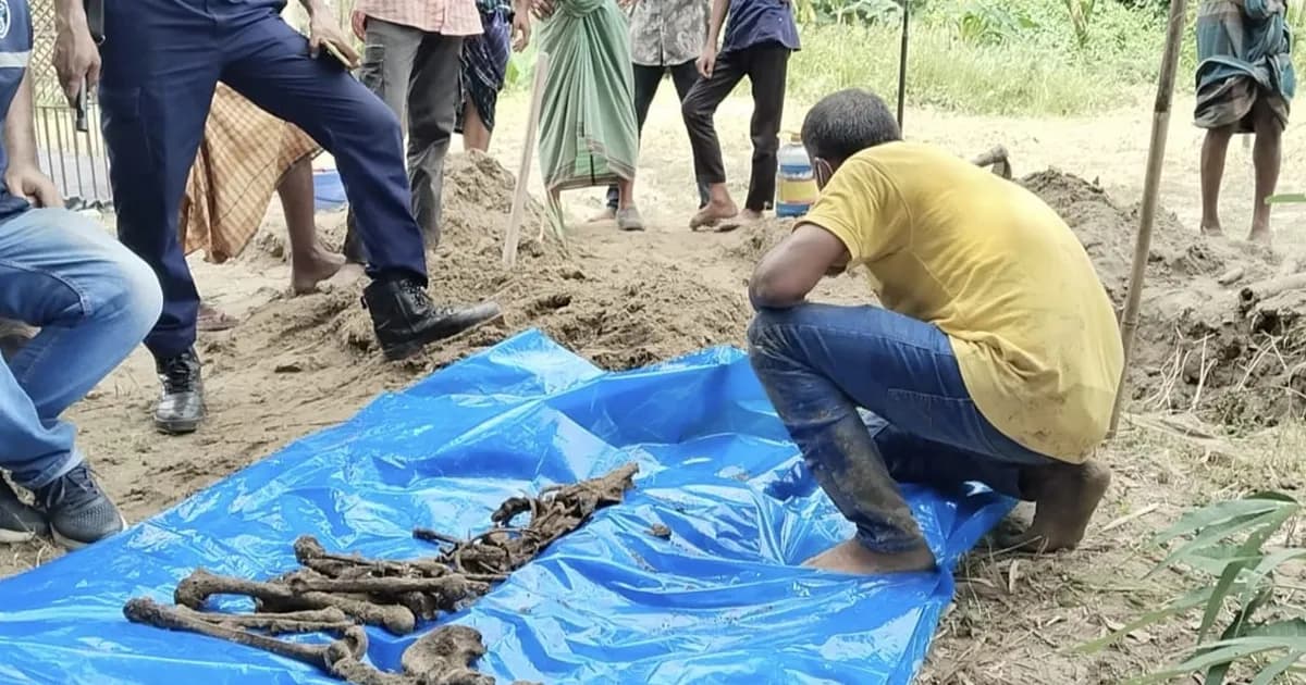 ধামরাইয়ে ৫ মাস পর গৃহবধূর মরদেহ কবর থেকে উত্তোলন