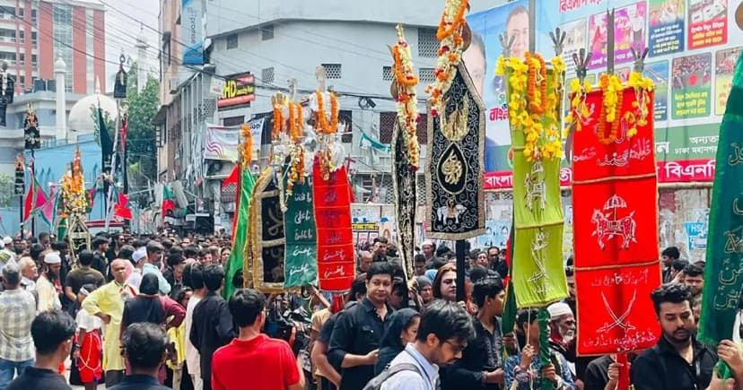 হোসেনি দালান থেকে ঐতিহ্যবাহী তাজিয়া মিছিল শুরু