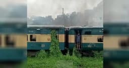 চট্টগ্রামে রেলবগিতে আগুন, নিয়ন্ত্রণে ফায়ার সার্ভিস