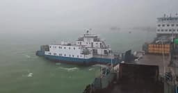 দৌলতদিয়া-পাটুরিয়া নৌরুটে ফেরি চলাচল বন্ধ