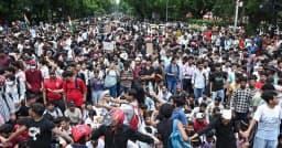 শিক্ষামন্ত্রীর পদত্যাগ ছাড়া আলোচনা নয়, কঠোর অবস্থানে সিজেপি
