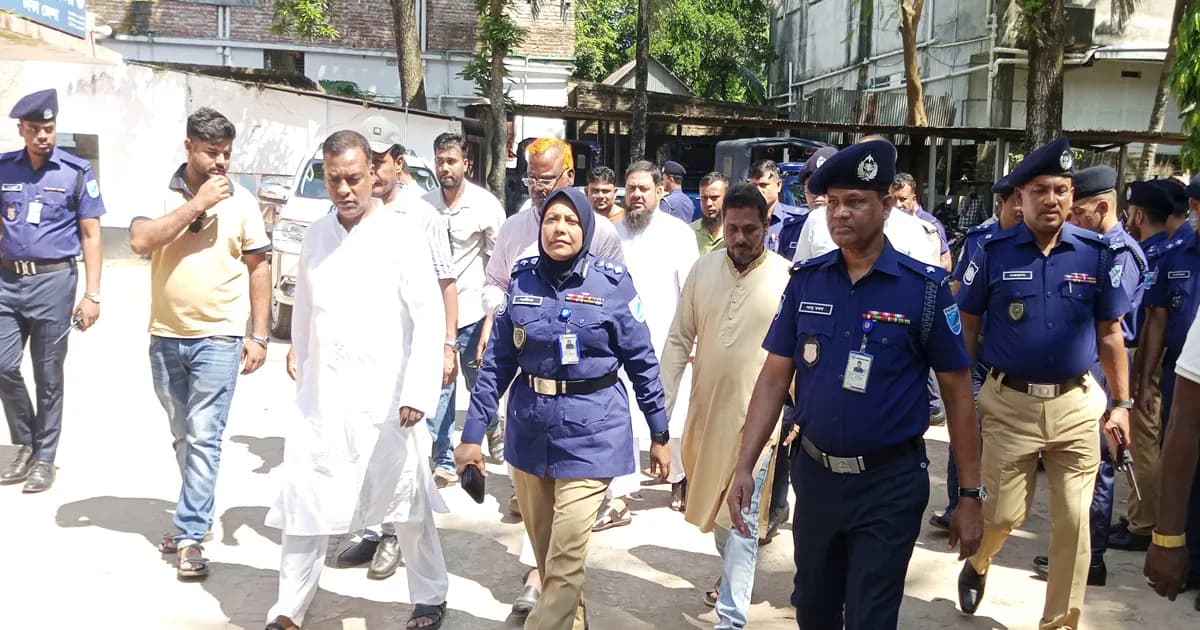 দোহারে পূজামণ্ডপের নিরাপত্তায় সতর্ক থাকার নির্দেশ পুলিশ সুপারের