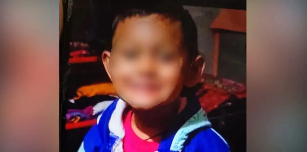 বারান্দায় রাখা ডিজেলভর্তি ড্রামে পড়ে শিশুর মৃত্যু