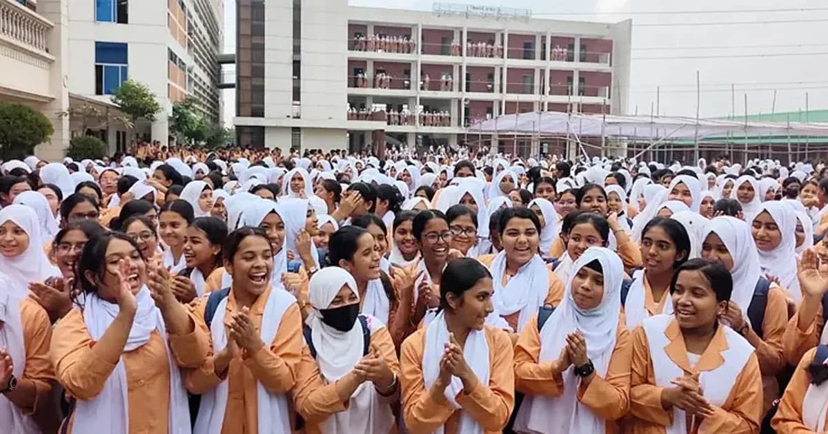 এইচএসসির ফলে আবারও সাফল্যের শীর্ষে কাদির মোল্লা কলেজ