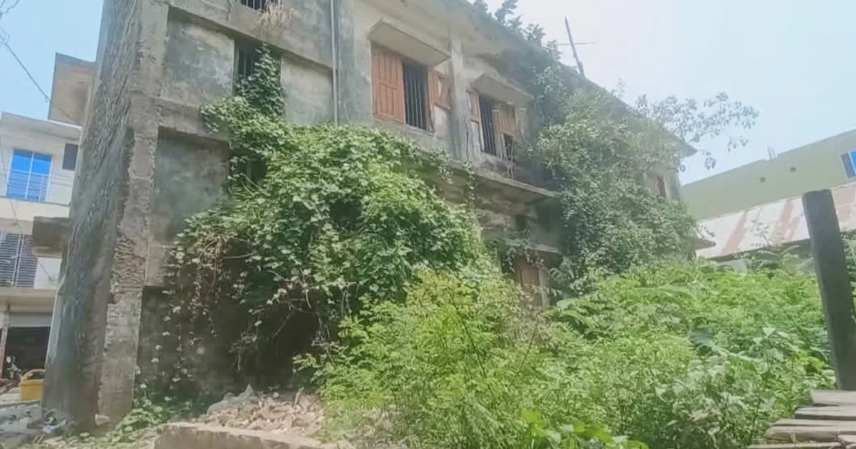 কুয়াকাটায় অভিভাবকহীন কালচারাল একাডেমি
