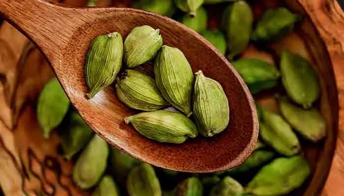 খাবারের পরে এলাচ খাওয়ার উপকারিতা