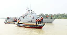মা ইলিশ সংরক্ষণে সমুদ্র-নদীতে নৌবাহিনীর টহল