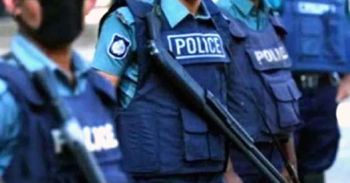 ভোটকেন্দ্রে গোপন ক্যামেরা পরেছেন পুলিশ সদস্যরা: ইসি