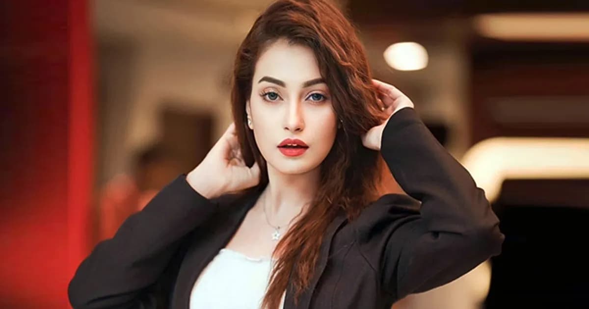 ছিনতাইয়ের শিকার চিত্রনায়িকা রাজ রিপা, খোয়ালেন উপহারের আইফোন