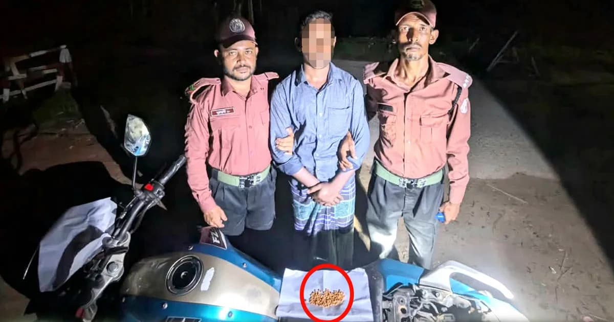 বান্দরবানে হিল ভিডিপির তৎপরতায় ১৬৫ পিস ইয়াবাসহ মাদক কারবারি আটক