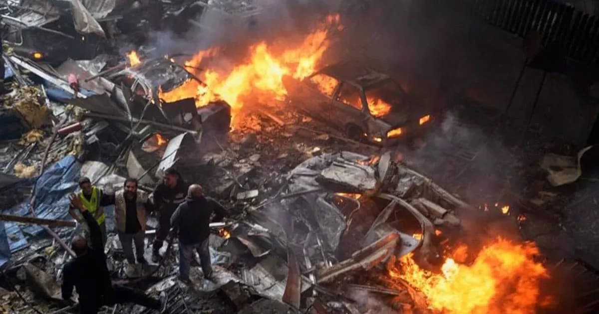 যুদ্ধবিরতির মাঝেই লেবাননে ইসরায়েলি হামলা, হরমুজ প্রণালি বন্ধ