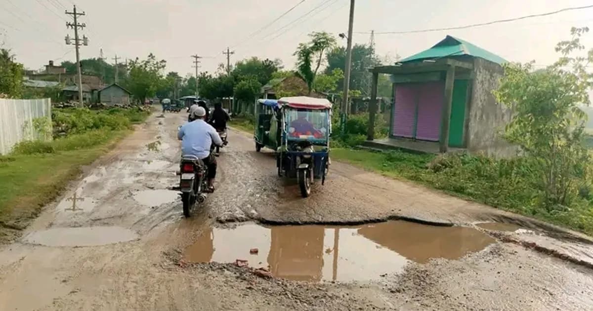 চুনারুঘাটে ঢাকা-সিলেট মহাসড়কের বেহাল দশা, দুর্ভোগে যাত্রী-চালক