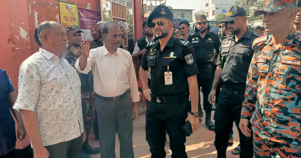 রামগড়ে পূজামণ্ডপ পরিদর্শনে এসআরবি-৭ কোম্পানি কমান্ডার