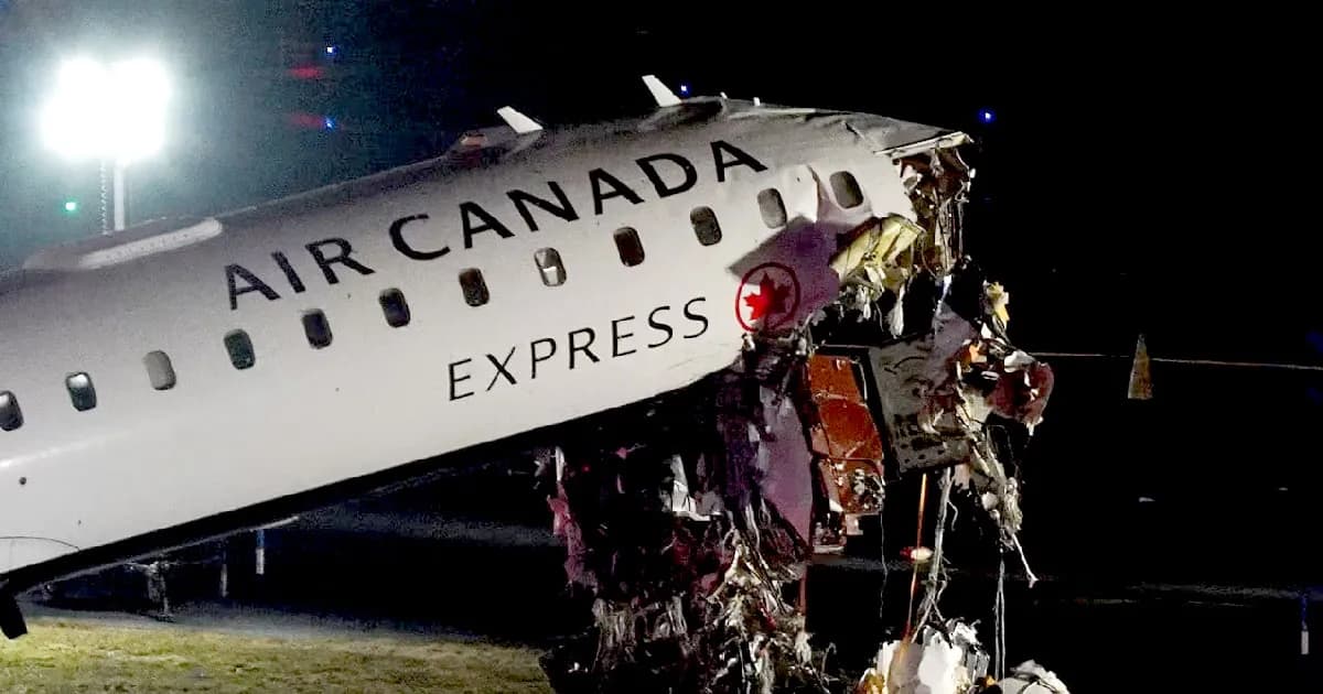 নিউইয়র্কে বিমান ও ট্রাকের সংঘর্ষে নিহত ২, আহত ৪১