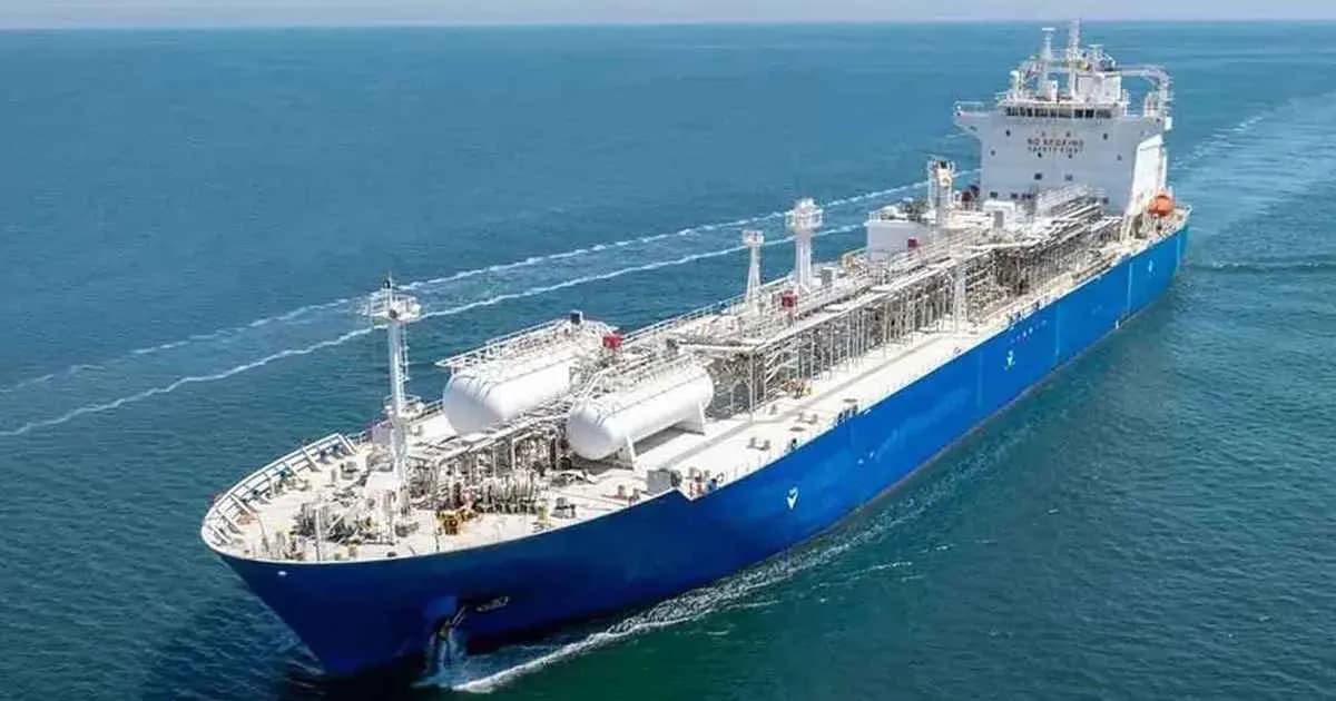 জ্বালানি নিয়ে চট্টগ্রামে এলো ২ জাহাজ, আসছে আরও ৪