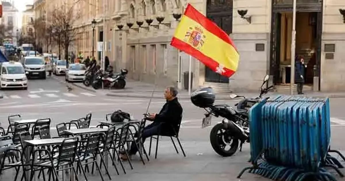 ৫ লাখ অভিবাসীকে বৈধতা দিচ্ছে স্পেন