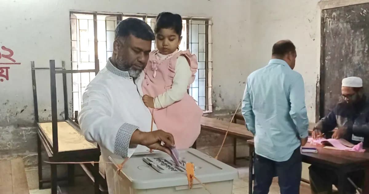 চুয়াডাঙ্গায় শান্তিপূর্ণ পরিবেশে ভোটগ্রহণ চলছে