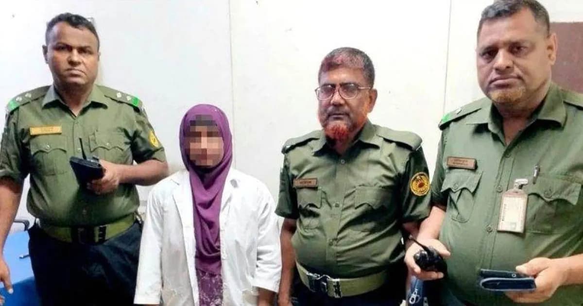 চিকিৎসক সেজে রোগীদের ক্লিনিকে নেওয়ার চেষ্টা, আটক নারী