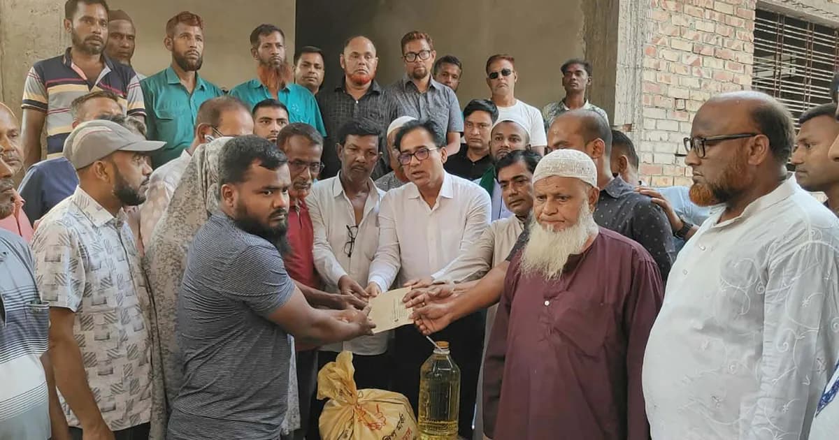 বেনাপোলে ক্রেন দুর্ঘটনায় হতাহতদের পাশে আবু তাহের ভারত