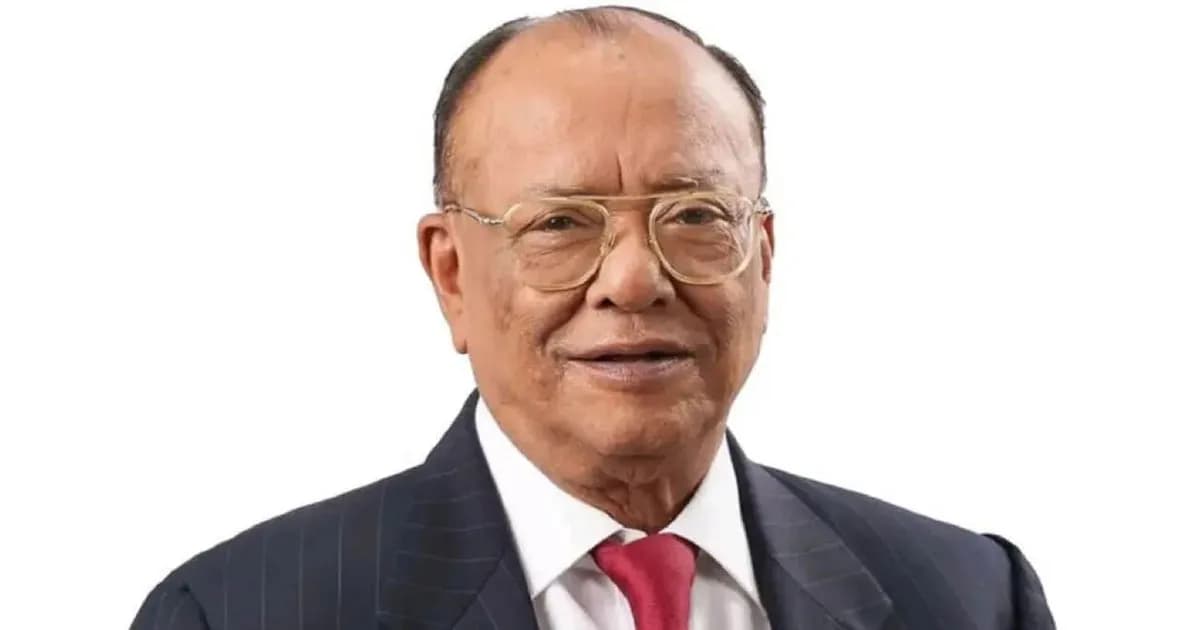 সরকারি চাকরিজীবীদের কাজ হলো কিছু চুরি করা, আর কিছু কাজ করা