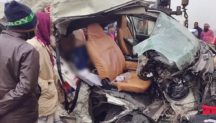 ফরিদপুরে ট্রাক-অ্যাম্বুলেন্স মুখোমুখি সংঘর্ষে নিহত ৩