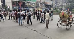 ধানমন্ডিতে ‘জুলাই যোদ্ধাদের’ সড়ক অবরোধ