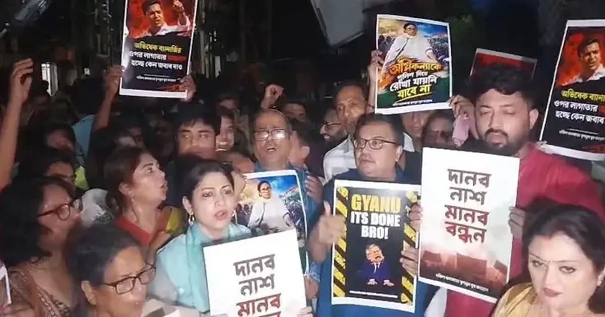 মমতা আটক, দিল্লির পর এবার বিক্ষোভে উত্তাল কলকাতা