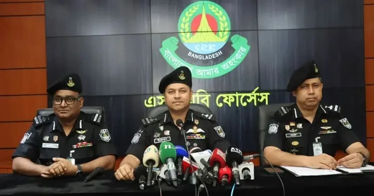 অপরাধীদের জন্য মজুত ২১৬ সুইচ গিয়ার চাকু উদ্ধার, গ্রেফতার ১