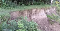 মৌলভীবাজারে মনু নদীর বাঁধ নিয়ে আতঙ্ক