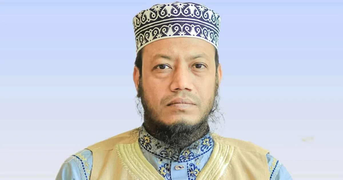 জীবনে প্রথমবার ভোট দিয়ে যা বললেন আমির হামজা