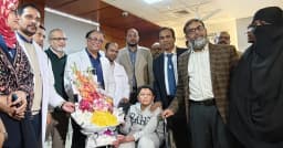 ৩৬টি অস্ত্রোপচার ও ৬ মাসের লড়াই শেষে বাড়ি ফিরল আবিদ