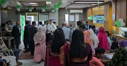 টাকা ফেরত পেতে সম্মিলিত ইসলামী ব্যাংকে গ্রাহকদের ভিড়