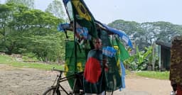 প্রিয় দলের রঙে রাঙাতে প্রস্তুত কটিয়াদী, বাড়ছে পতাকা-জার্সির বিক্রি