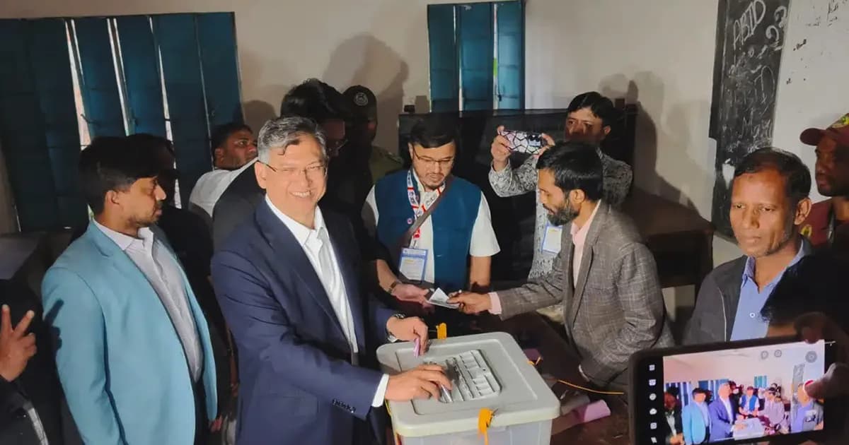 নিরঙ্কুশ বিজয়ের পথে সালাহউদ্দিন আহমেদ