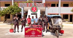 রোহিঙ্গা ক্যাম্পে পাচারের সময় অস্ত্র-গুলি ও বিস্ফোরকসহ ৩ জন আটক
