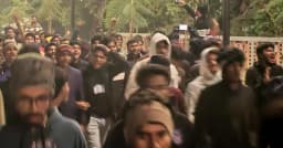 তিন দফা দাবিতে গভীর রাতে খুলনা বিশ্ববিদ্যালয়ে শিক্ষার্থীদের বিক্ষোভ