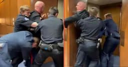 মার্কিন কংগ্রেসে ইসরায়েলের বিরোধিতা, টেনে-হিঁচড়ে বের করা হলো সাবেক সেনাকে