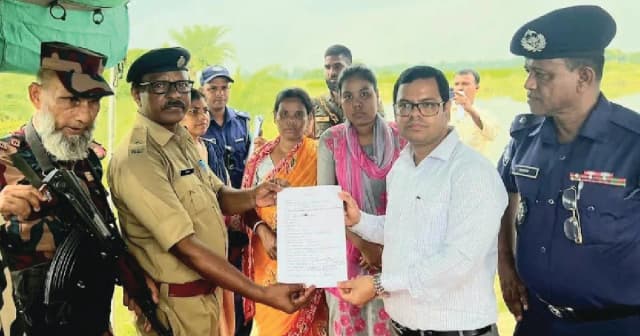 আদালতের নির্দেশে পতাকা বৈঠকে ভারতে ফিরলেন নূপুর সরকার