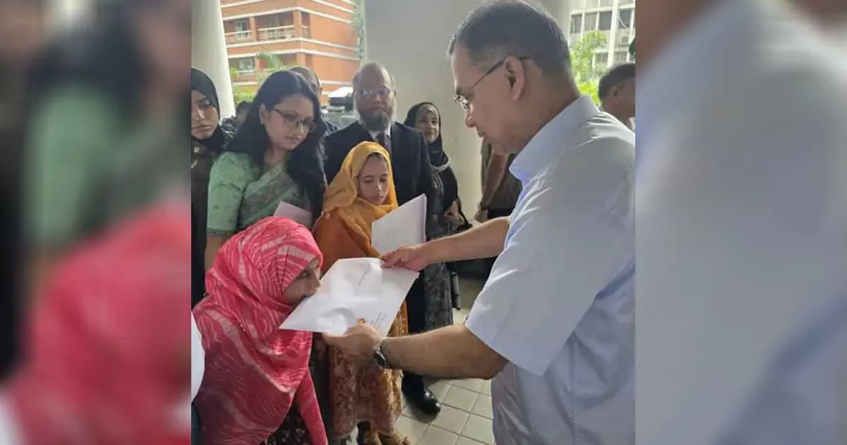 প্রধানমন্ত্রীর হাত থেকে চাকরির নিয়োগপত্র পেলেন ৩ প্রতিবন্ধী