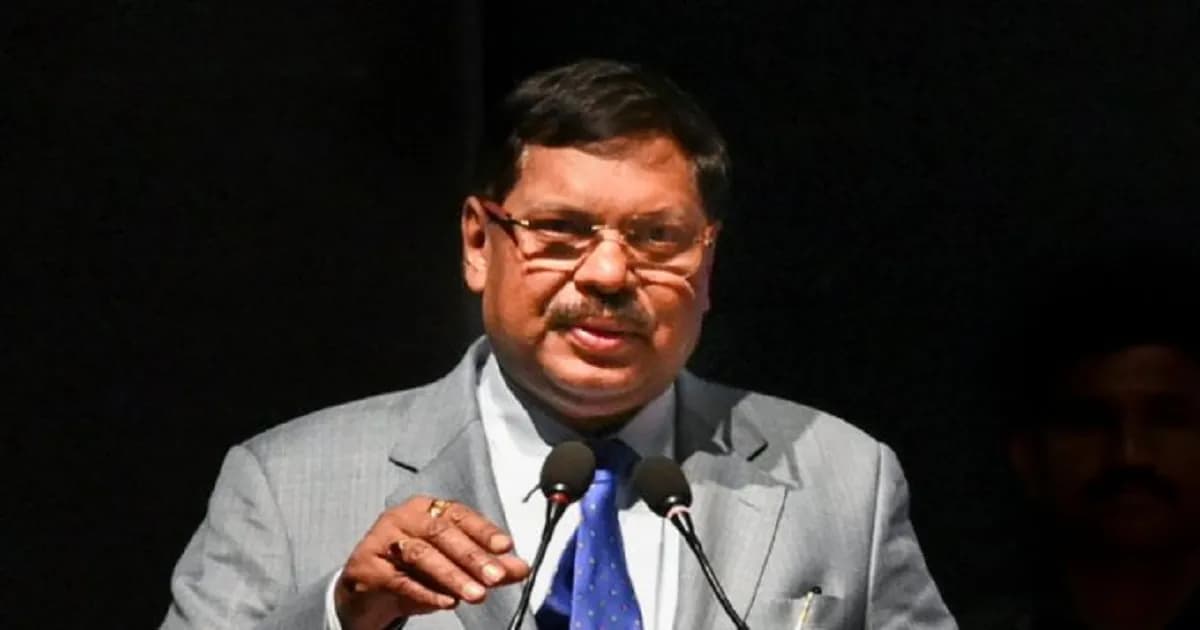 ভারতের সুপ্রিম কোর্টে প্রধান বিচারপতিকে জুতা নিক্ষেপ