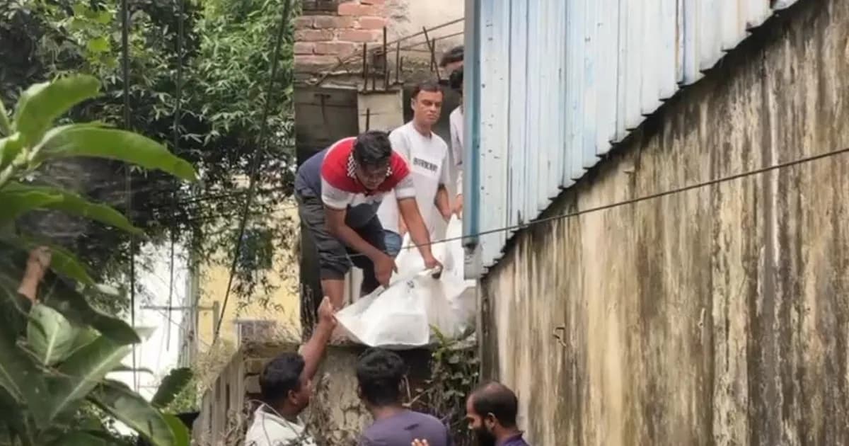 কাশিমপুরে পরিত্যক্ত গার্মেন্টসের ছাদে যুবকের লাশ উদ্ধার