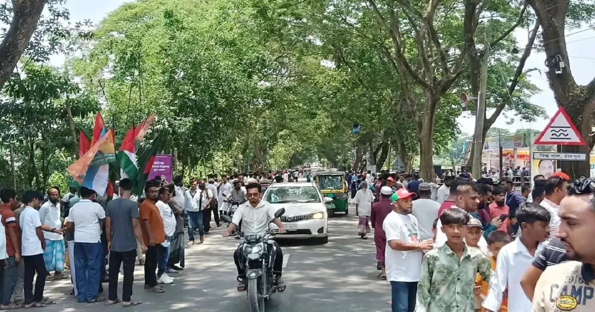 মিছিল-স্লোগানে কাঁপছে চাঁদপুর, সমাবেশস্থলে নেতাকর্মীদের ঢল
